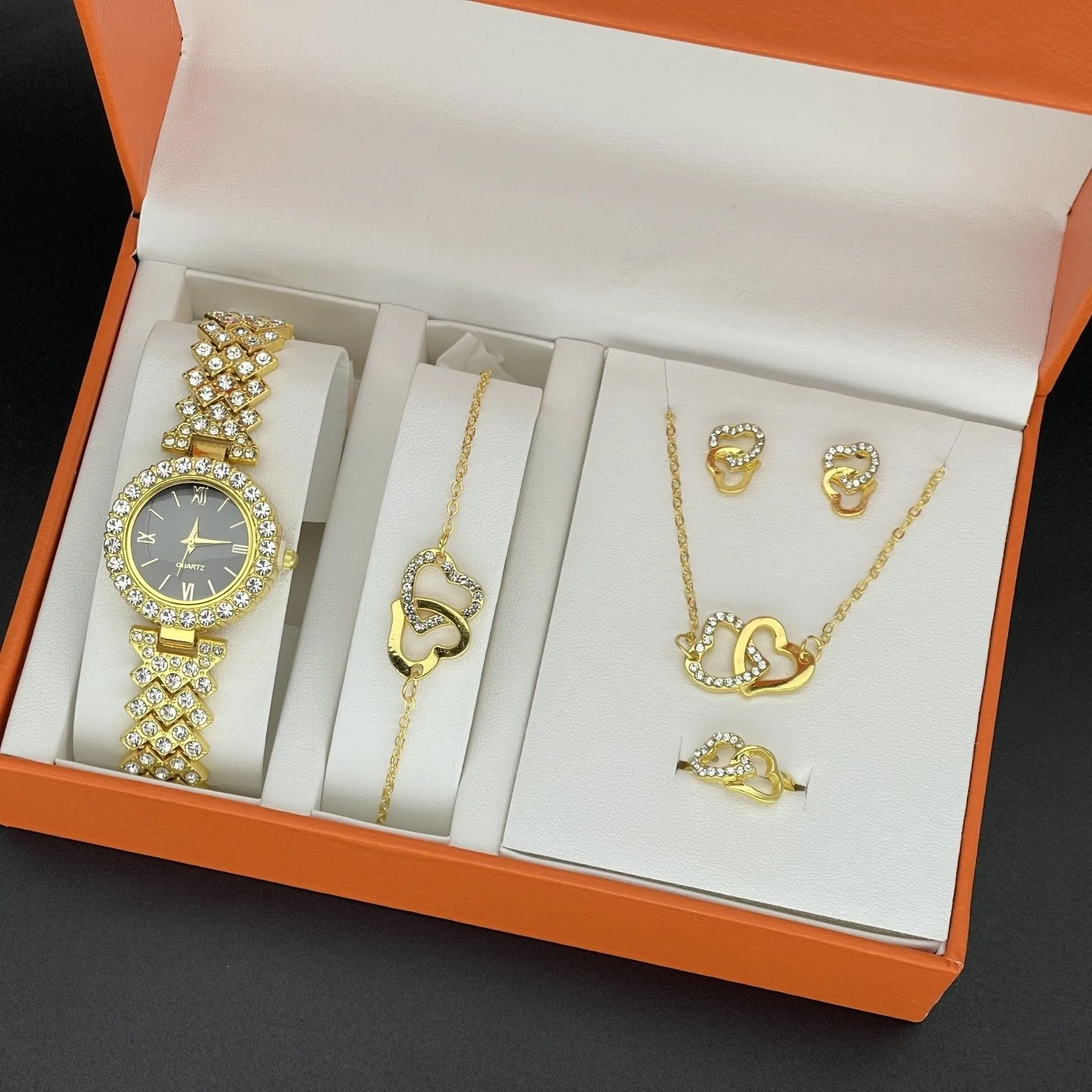 Coffret montre femme dorée avec bijoux cœur assortis 5 pièces